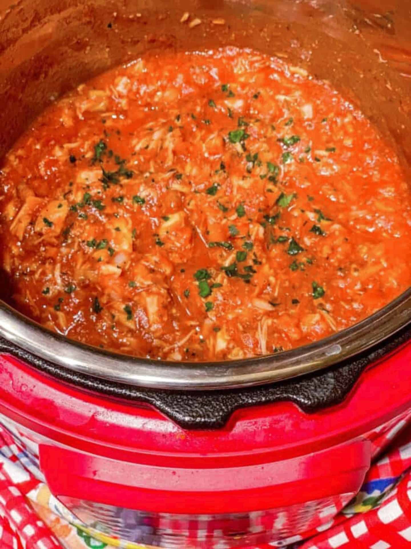 How do you make chicken spaghetti in an Instant Pot?